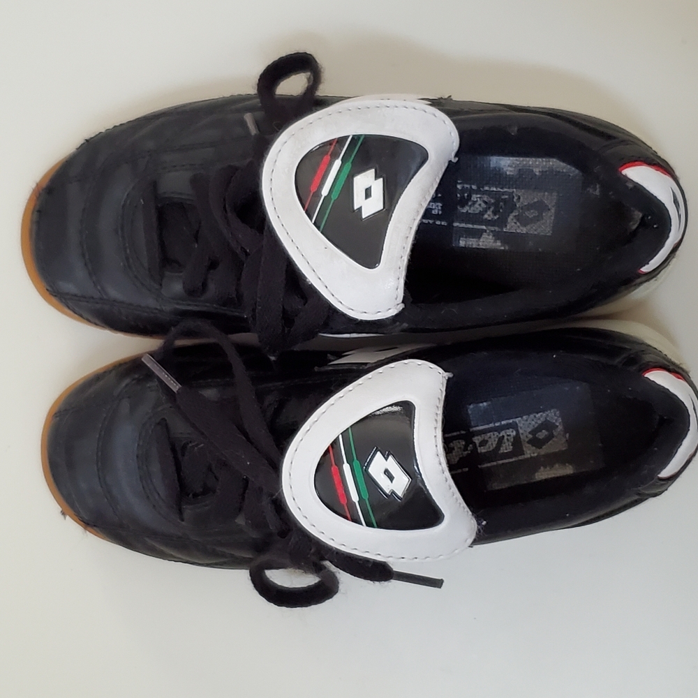 Kids soccer shoes without cleats